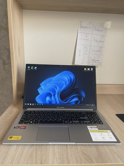 Asus vivobook8/512gb