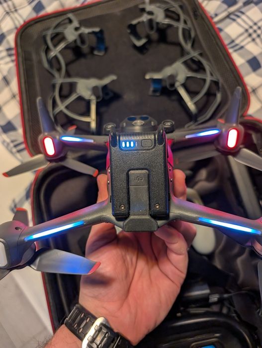 DJI FPV cu 3 acumulatori