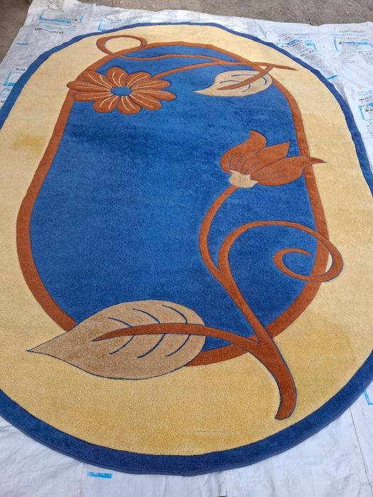 Продам ковёр как новый