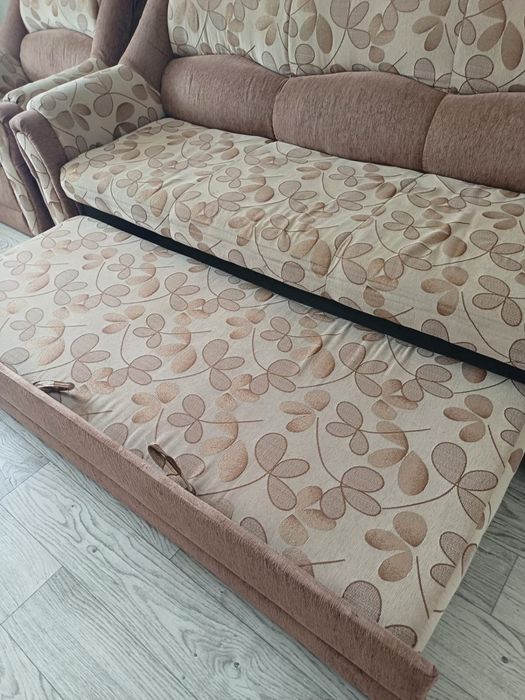 Продам диван и одно кресло