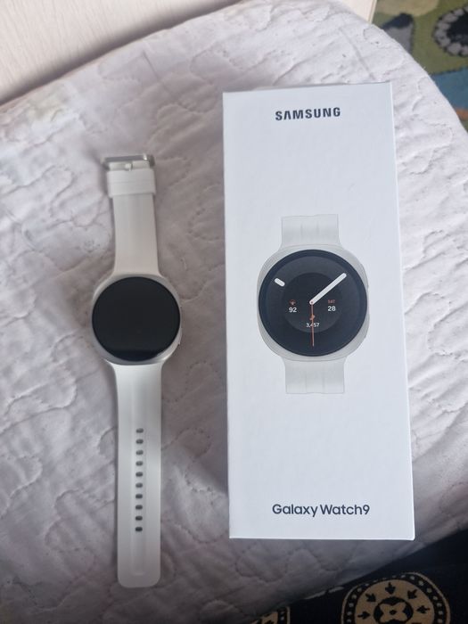 Продам часы самсунг галакси Watch 9.