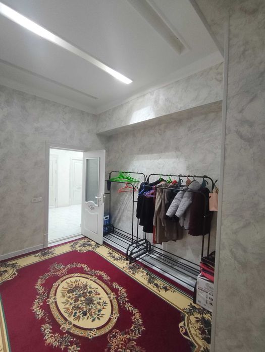 М.Азизов кучаси 2-уй Г блок -1-каватда 100 кв уй (жихозларсиз)