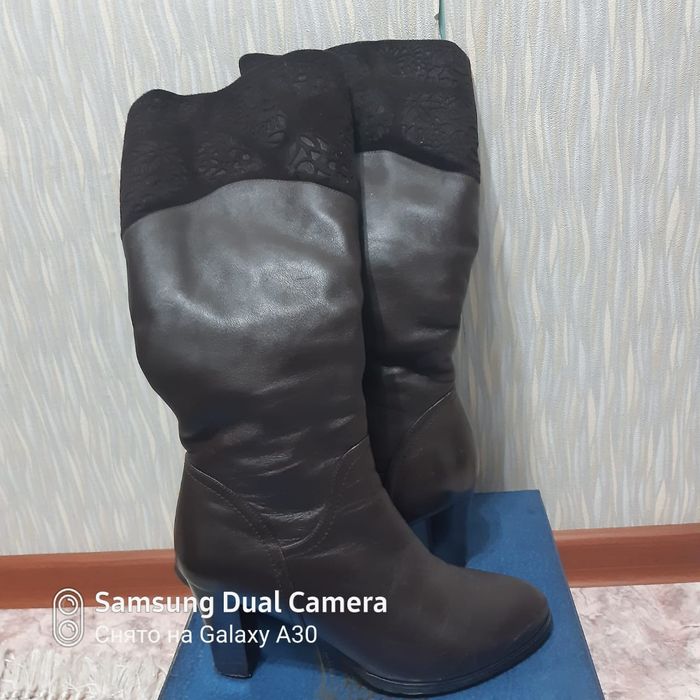 Продам кажанные сапоги