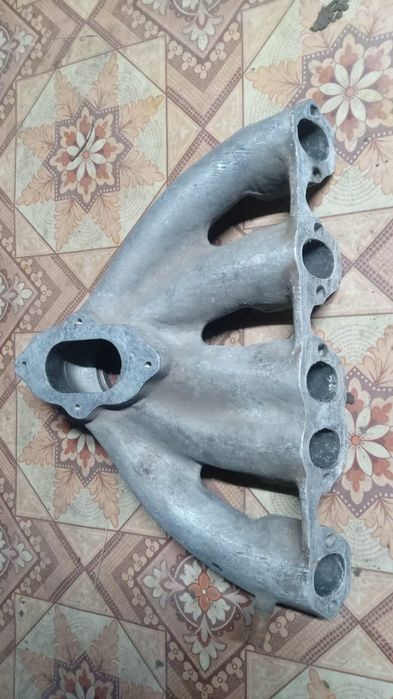 Продам впускной коллектор 60000