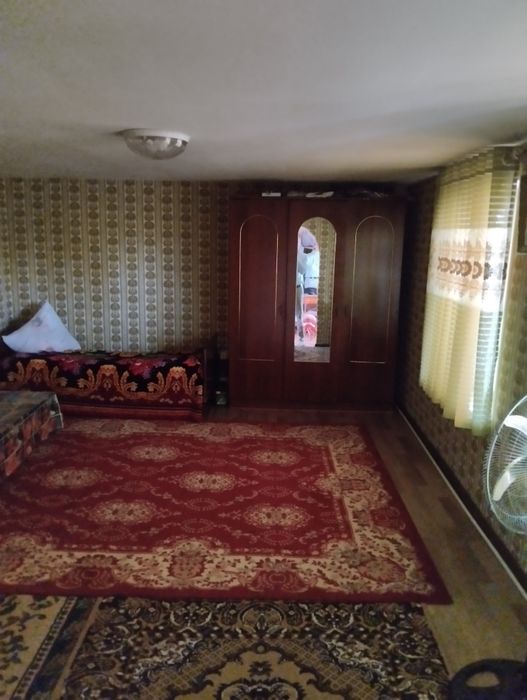 Ховли Уй сотилади.Кирпичныйда Амангельды кучаси.Нархы:65.000 && келиша