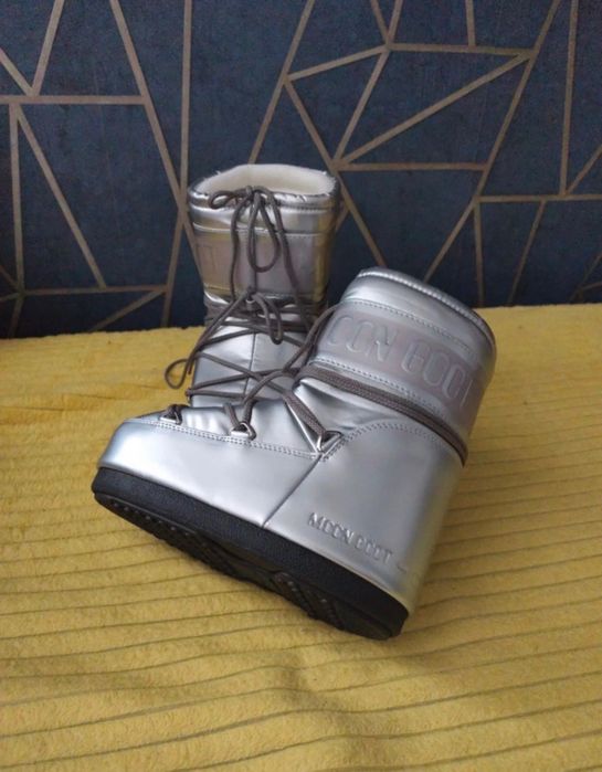 Moon boots noi argintii