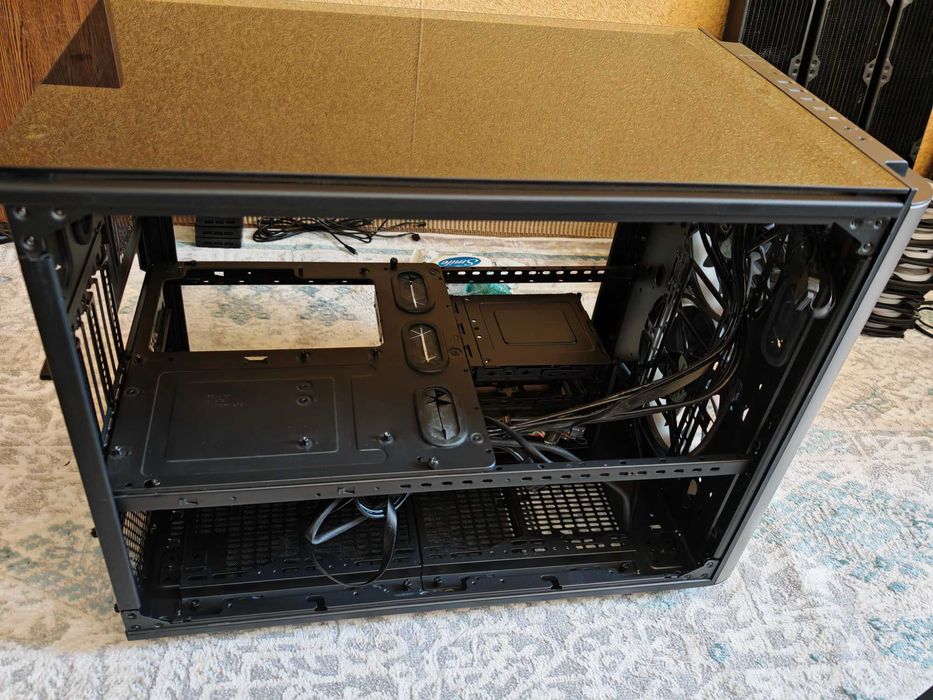 Корпус для ПК Thermaltake Level 20 XT  в идеальнейшем состоянии