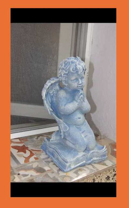 статуя Момче Ангел