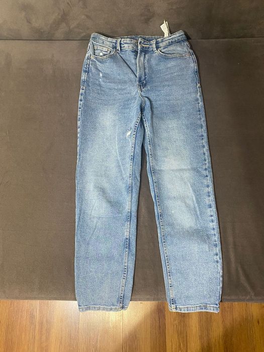 Продам женские джинсы