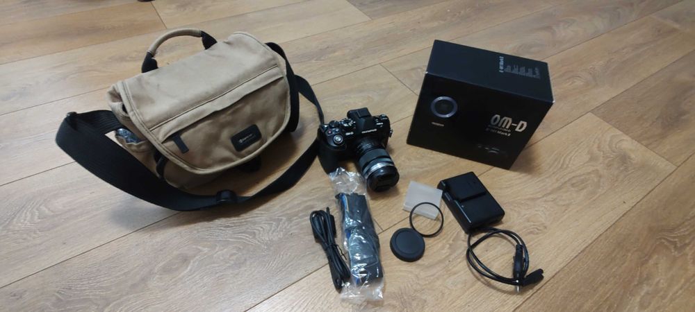 Camera foto Olympus Om-D E-M1 mark II + obiectiv