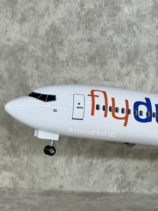 Самолет модель (BOEING-737-MAX Fly Dubai) с Led подсветкой