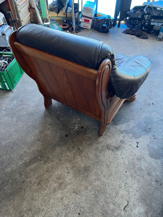 Кафяв кожен фотьойл