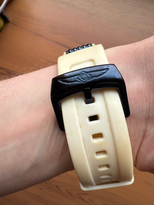 Invicta Bolt Chronograph 18087 – 52 мм, гумена каишка