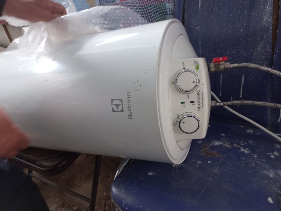 Водонагреватель  Electrolux EWH 50 Heatronic Silm DryHeat