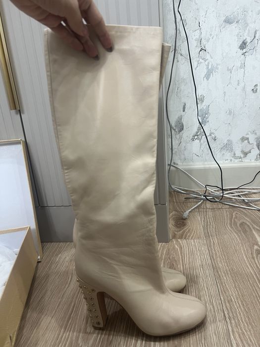 Продам женские сапоги