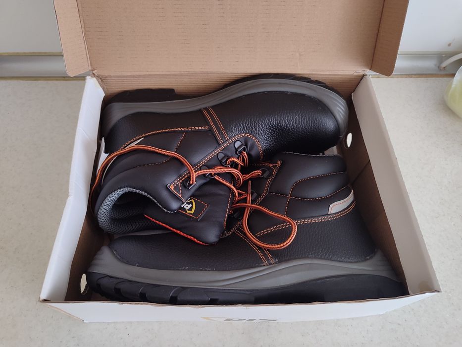 Спецобувь модель PIS Moonlight