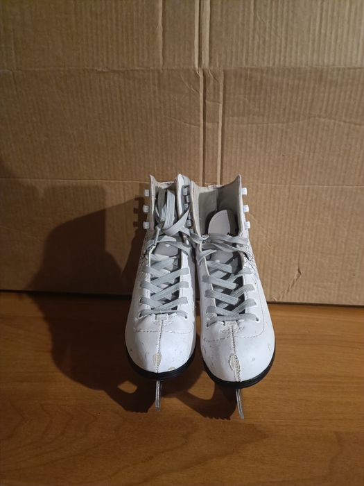 Продам коньки для девочки