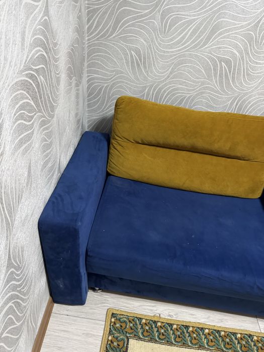 Продам диван раскладной.