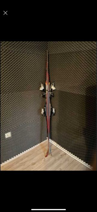 Продавам ски в отлично състояние.