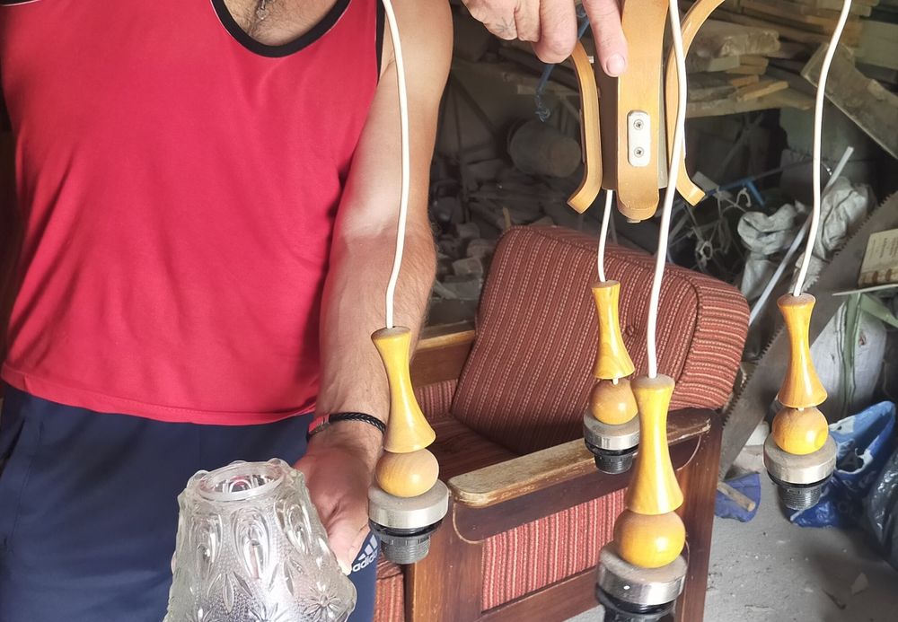 Ретро люстра в рабочем состоянии в упаковке