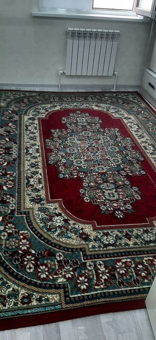 Гилем сатылады, бахасы 500 мын сум.