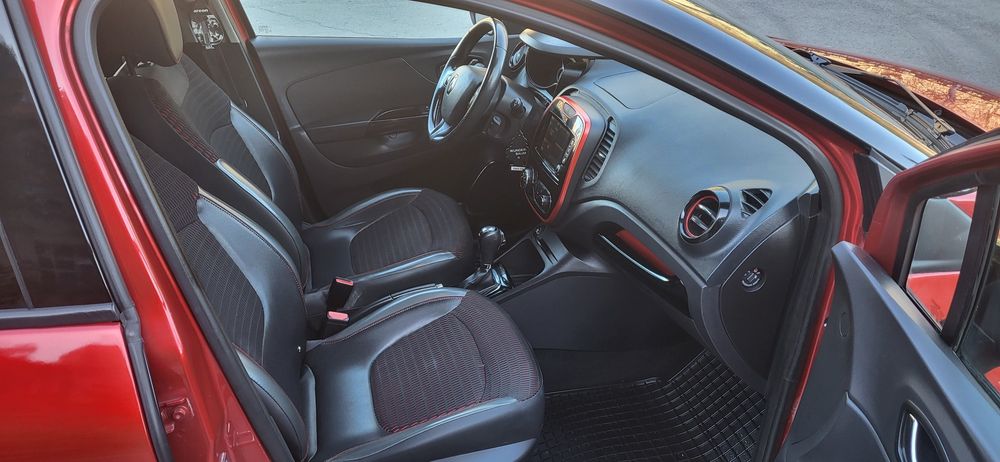 Renault Captur editie Helly Hansen/AUTOMAT