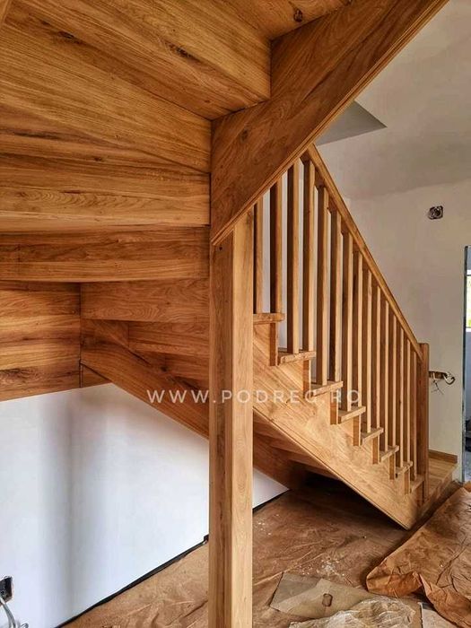 Scara interioara din lemn masiv-grosime trepte 40 mm