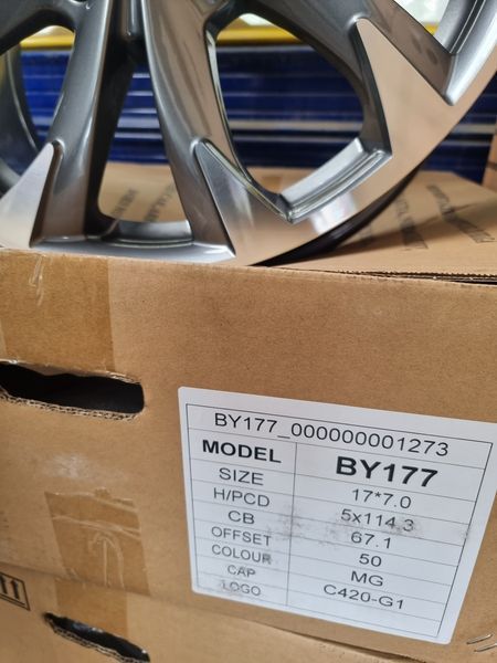 17цола Mazda 5x114.3 Мазда 5х114.3