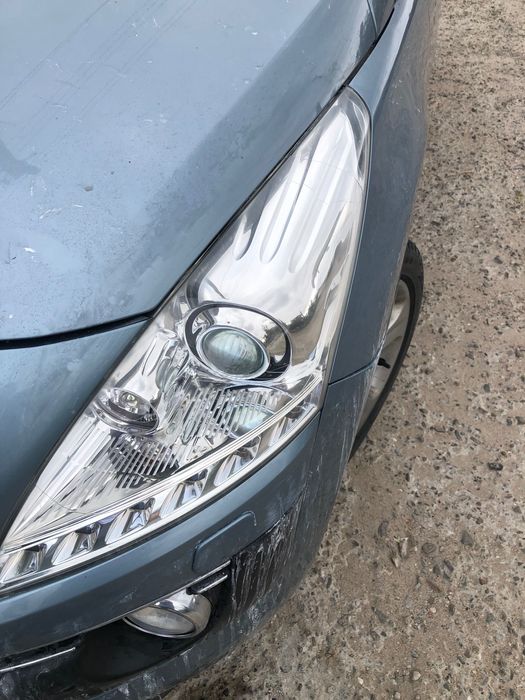 Полиране на автомобилни фарове / стопове