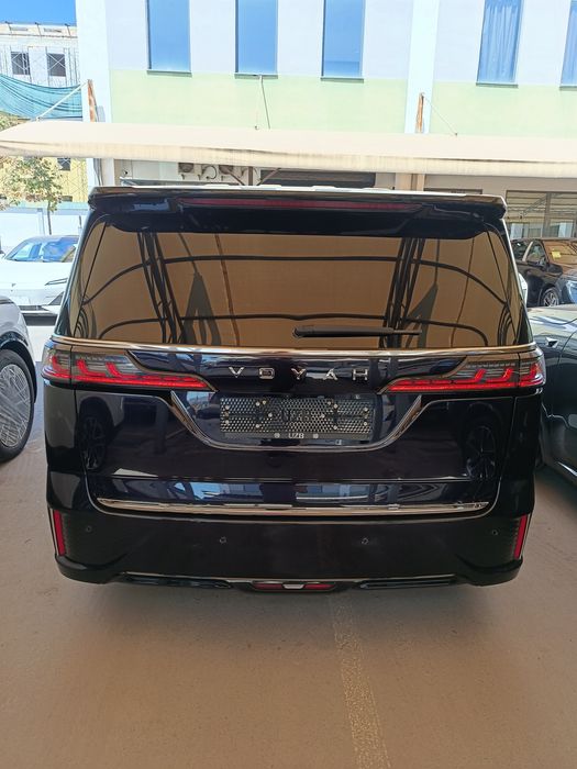 Voyah DREAMER 2024 PHEV 4WD — 7 МЕСТ