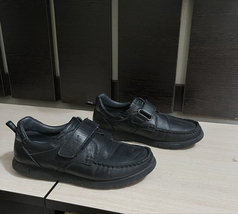 Продам школьные туфли/кроссовки для мальчика