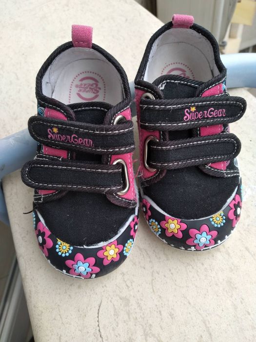 Обувки от плат за момиченце