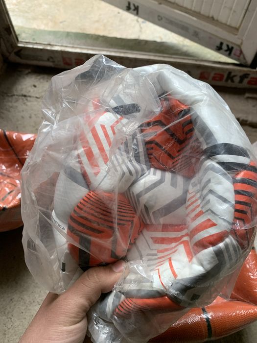 Futbol va baskedbol koptoklari yangi