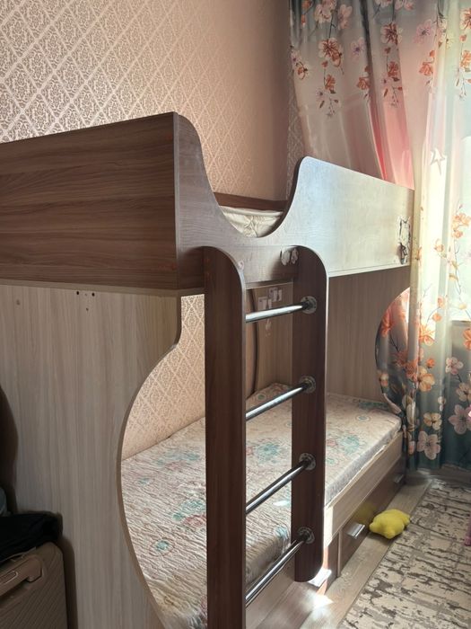 Двухярусная кровать