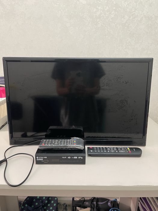 Продам телевизор TCL + OTAU TV в подарок