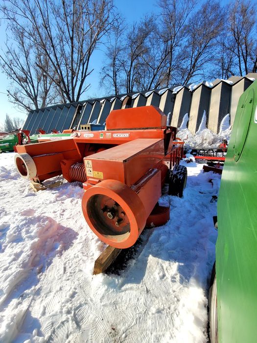 Привозной пресс-подборщик Sipma 224/1.
