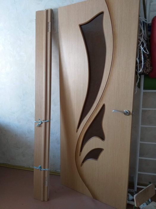 Дверь с коробкой в сборе !!!