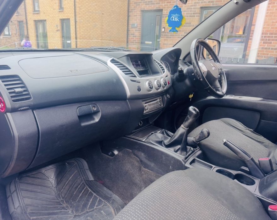 Vand Mitsubishi L200 2.5 DI-D Challenger 2015  2.5 DI-D 178  121.000 km
