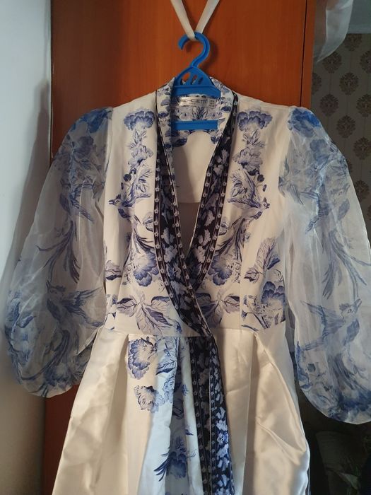 Напрокат необычное платье S