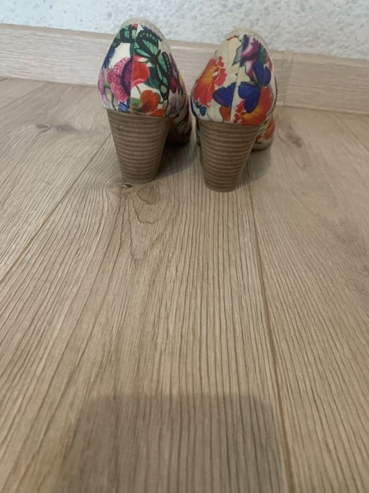 Дамски обувки на ток