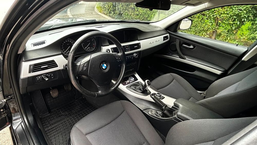 BMW Seria 3 Mașina excelent îngrijită .. distribuție nou cu factura garanție