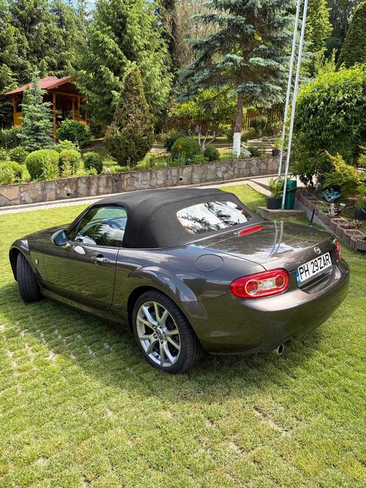 Masina Mazda MX5