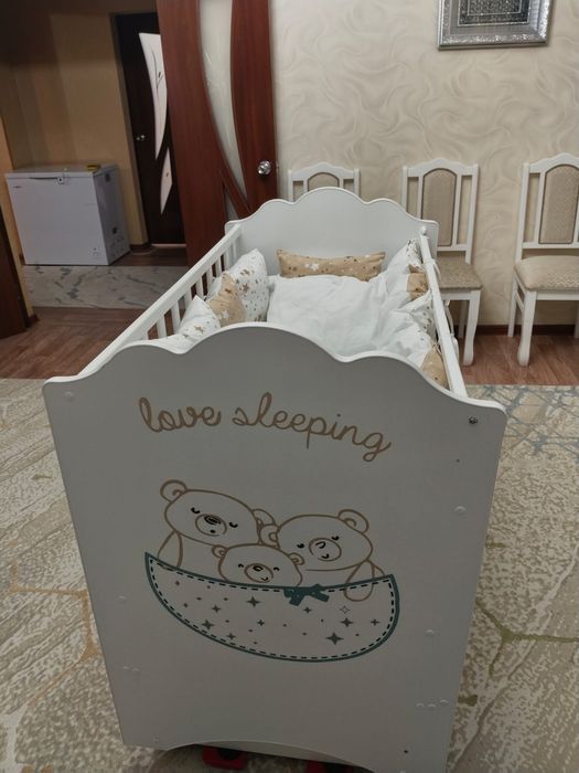 Продается манеж новый