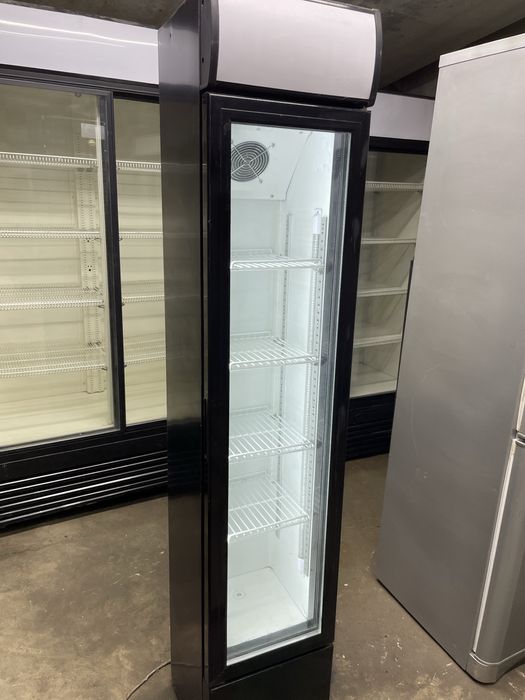 Барный холодильник витринный