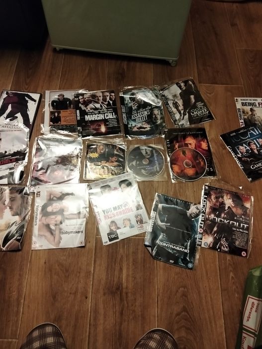 Dvd-uri filme titrate în limba română, engleză și franceză