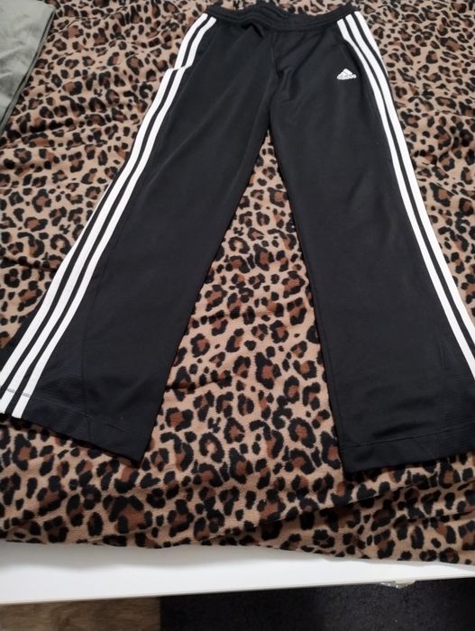 Pantaloni Adidas evazați S