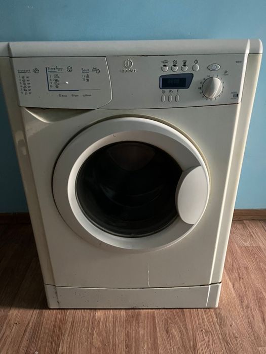 Продам стиральную машину indesit б/у