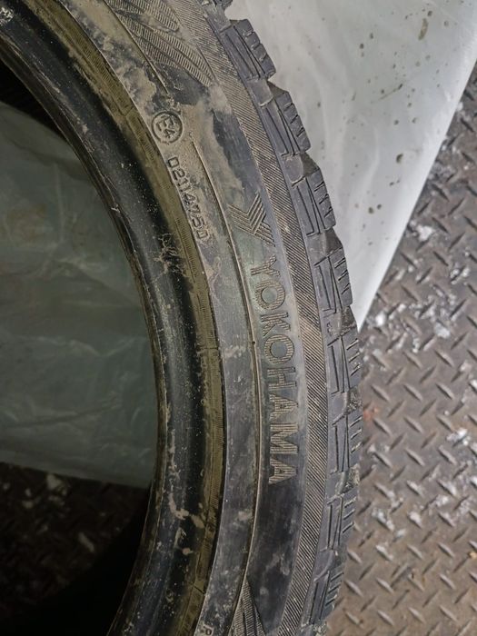 Продам шины 235/45/18