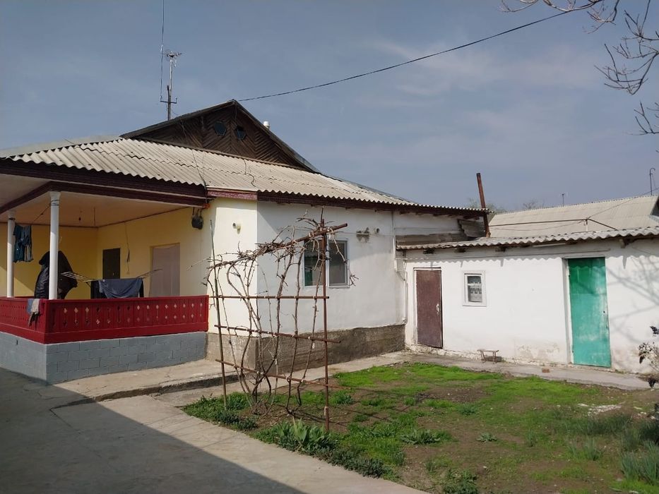 Продам дом в городе Жетысай в центре