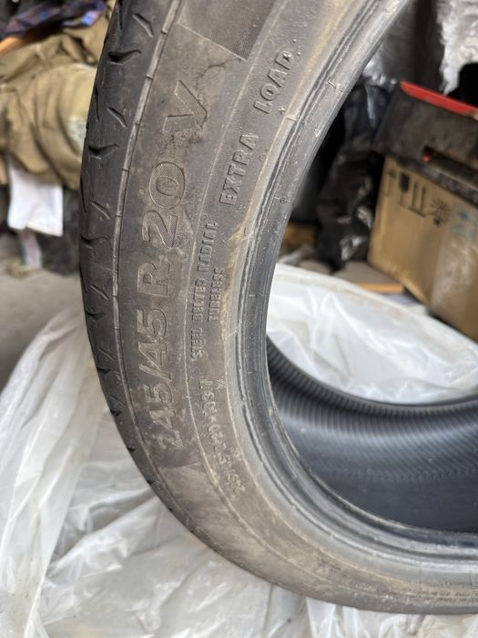 Продам шины 245/45/20